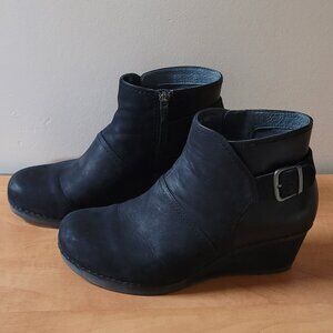 Dansko Women's Shirley Black Nubuck Wedge Heel Ankle boots / Size EU 39 US 8.5-9